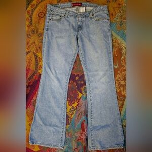 Womens Levi's superlow size 13 JR M good condition